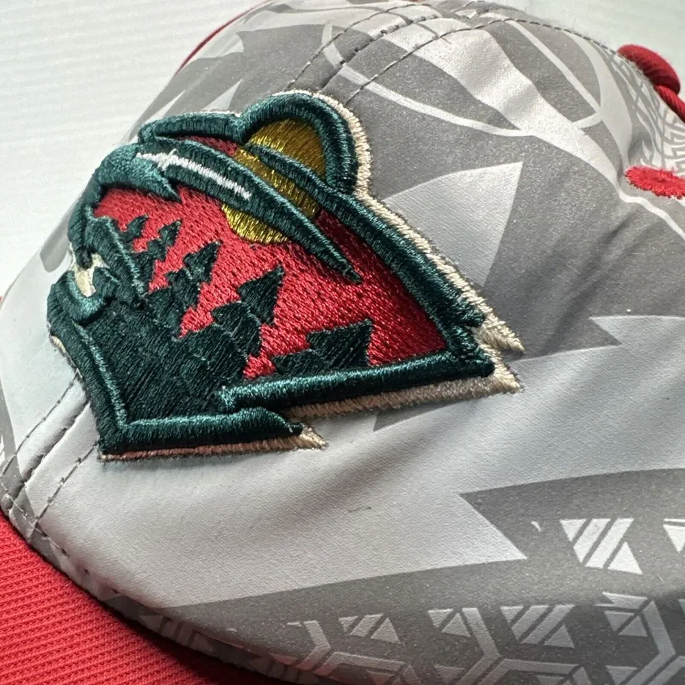 Zephyr NHL Minnesota Wild SnapBack‎ Hat Cap Green Red Silver